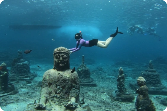 underwater buddha